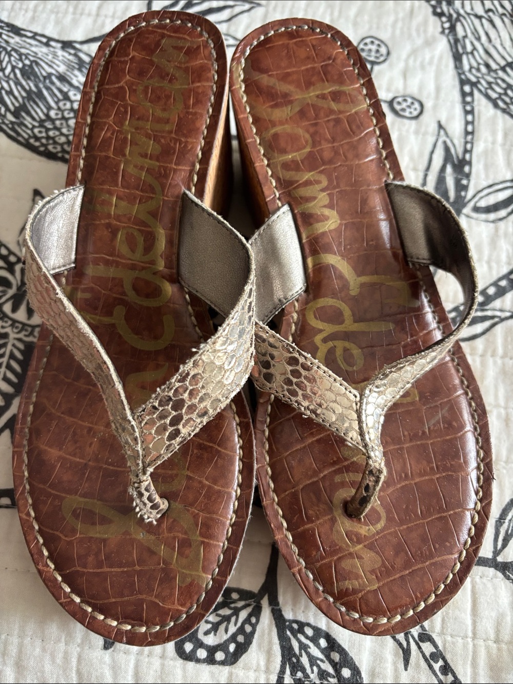 Sam Edelman  Silver Metallic Leather Snake-Print Thong Wedge Sandals  size 6.5